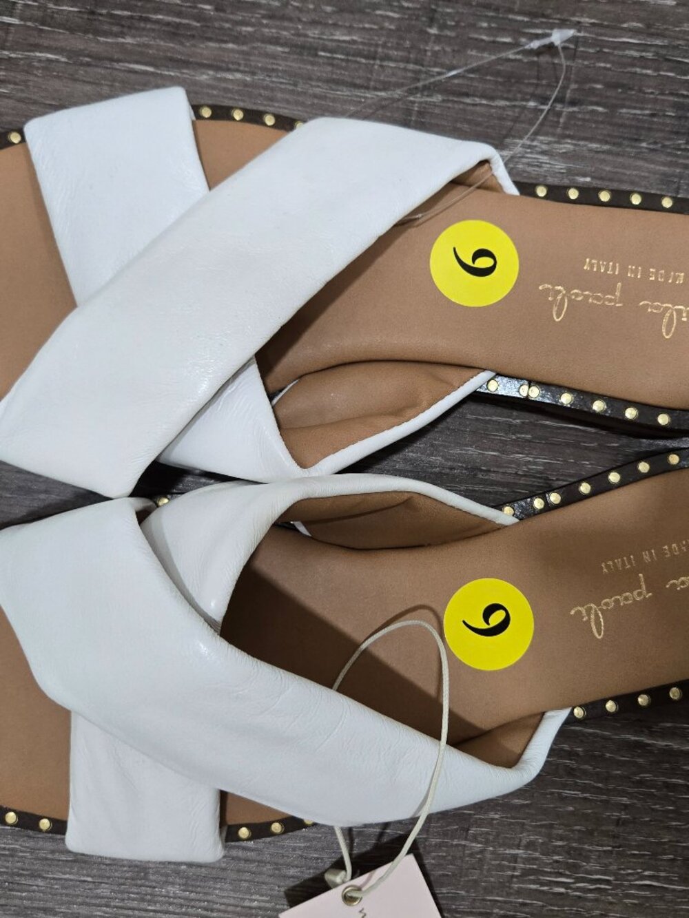 New Leather Italian Sandals Mila Paoli Size 9, Italian sandals are narrow